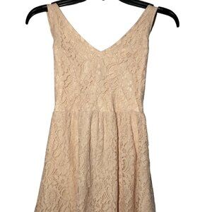 MISS CHIEVOUS Dress Sleeveless Lace V-Neck A-Line in Light peach/Pink